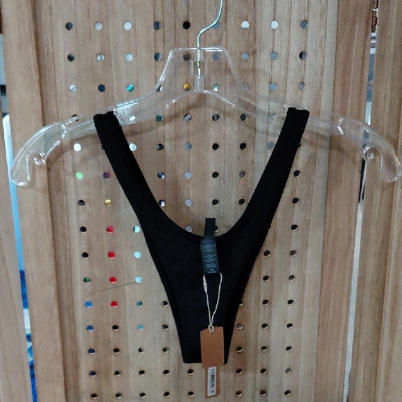 SKIMS Black Thong Bottom - Picture 2 of 7